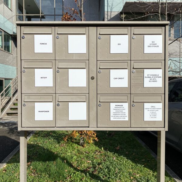 FaceB Boîtes aux lettres signalétique