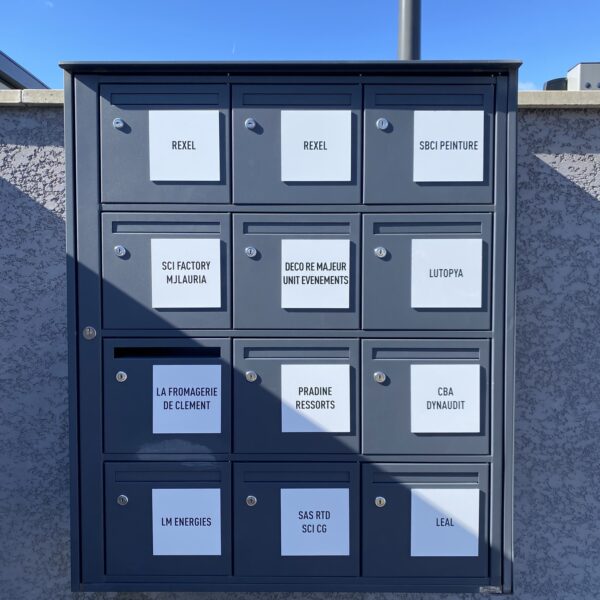 FaceB Boîtes aux lettres signalétique