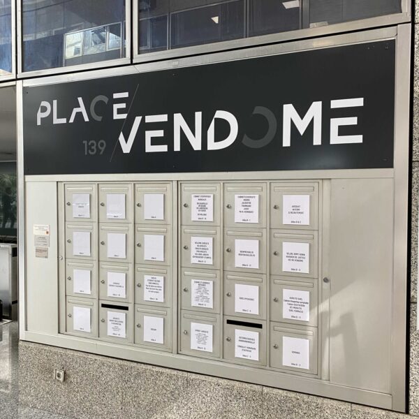 FaceB Boîtes aux lettres signalétique