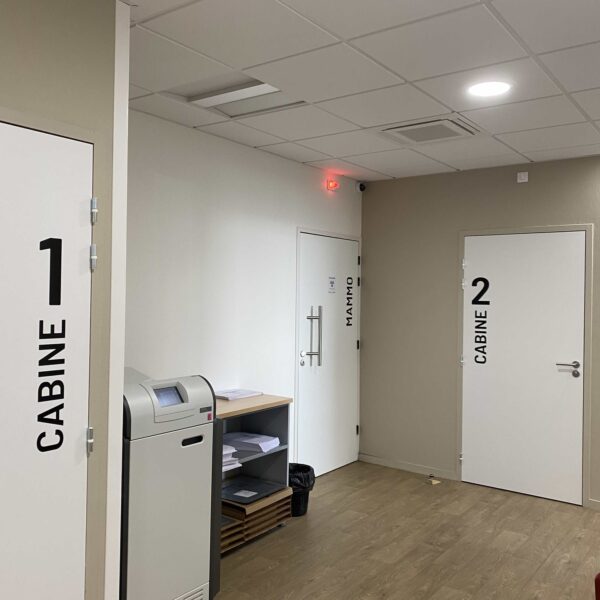 FaceB Porte Signalétique