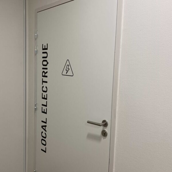 FaceB Porte Signalétique