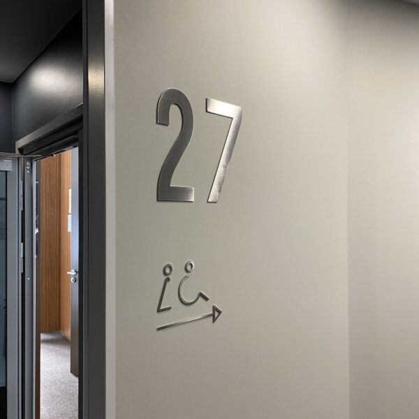 FaceB Porte Signalétique